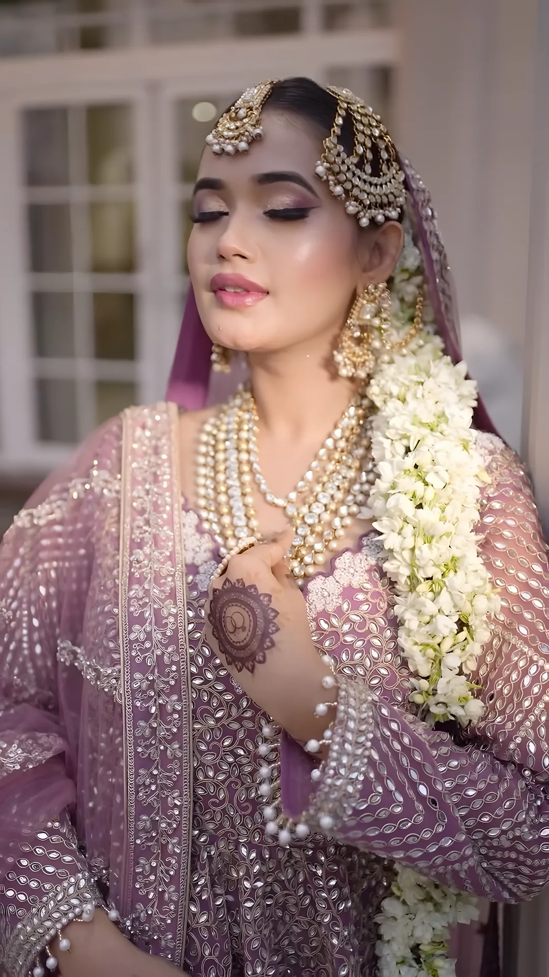 Glam with an emerald necklace