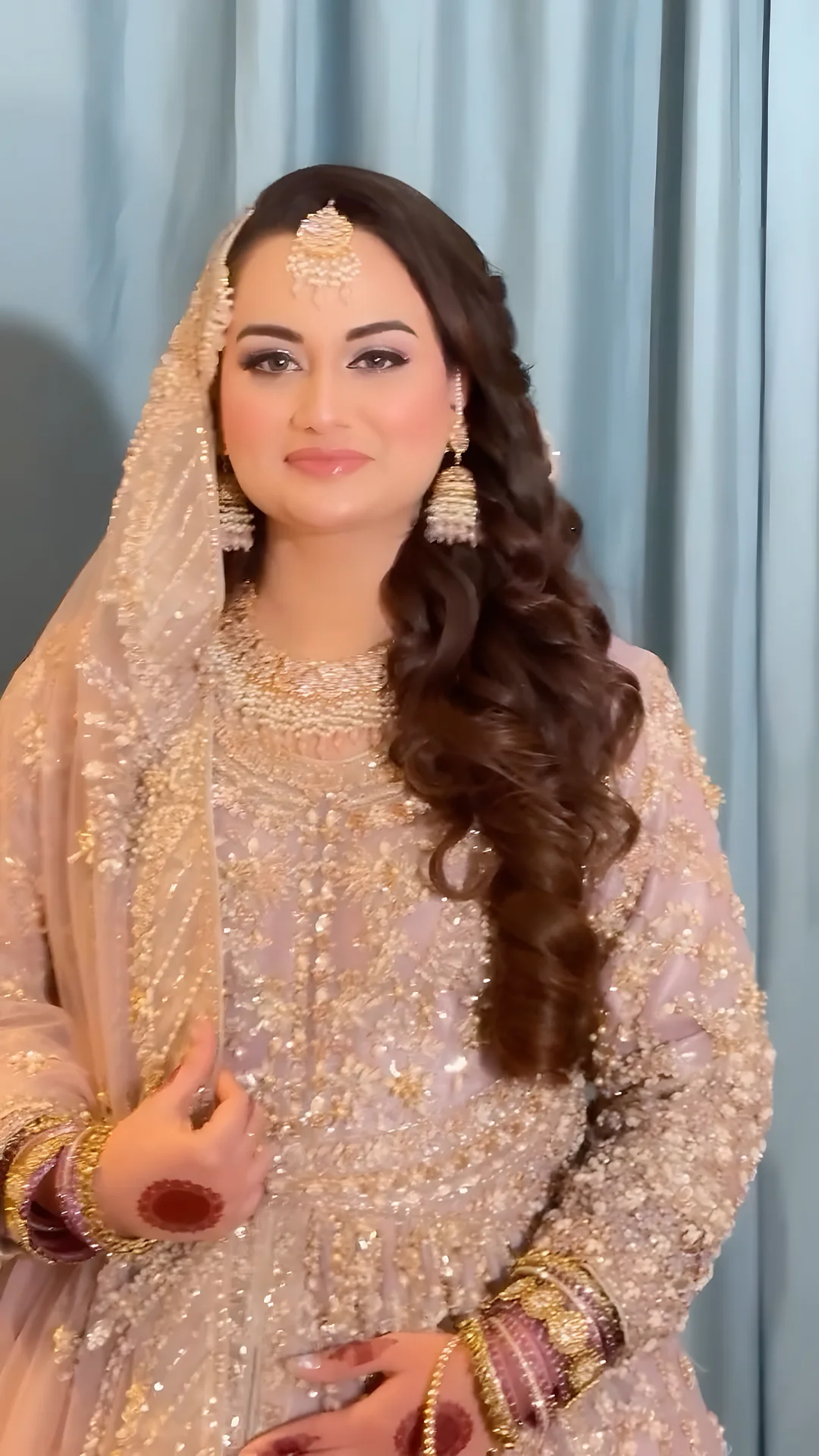 Bride in blush and gold