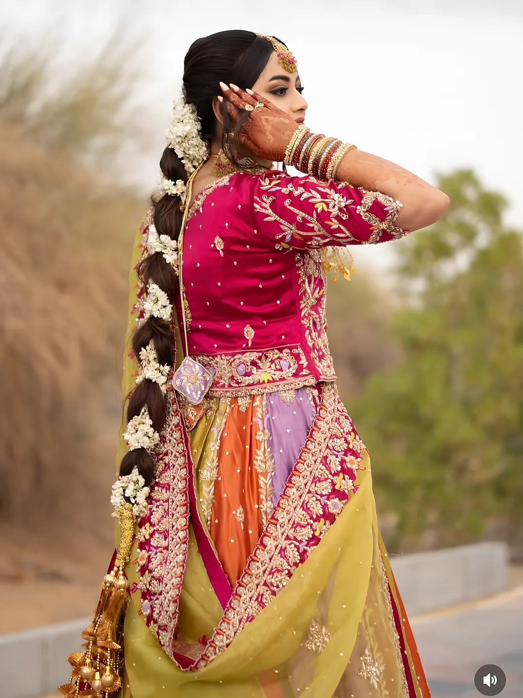 Mehndi look in yellow and pink